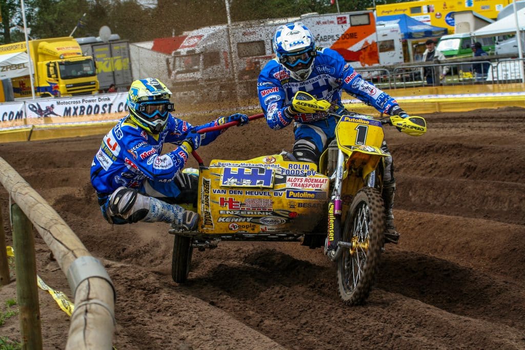 De zijspancross Grand Prix van Nederland werd in 2009 georganiseerd door de VAMAC in Varsseveld. De loop van de baan op het weiland lag toen anders dan heden ten dage.