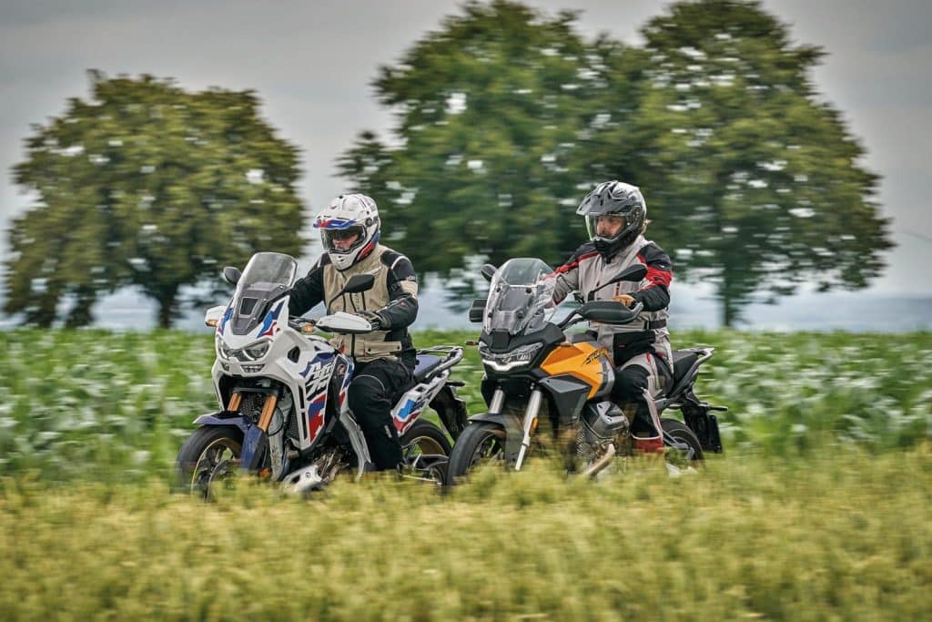 oto Guzzi Stelvio PFF vs. Honda CRF1100L Africa Twin Adventure Sports